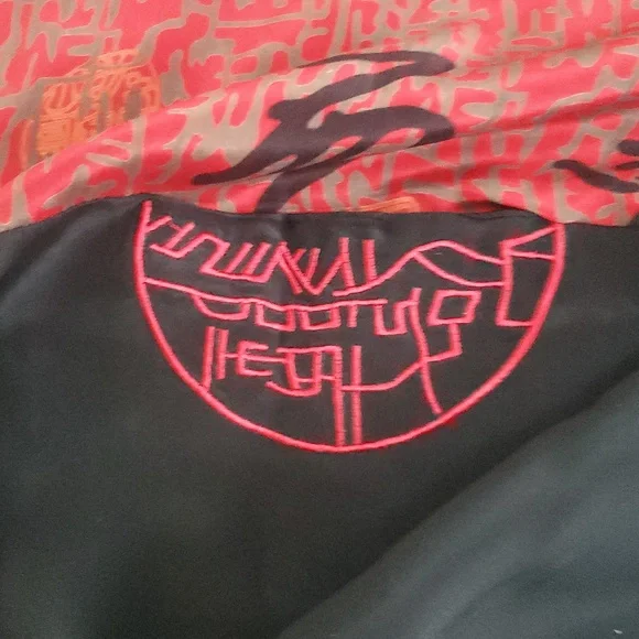 Grace Chuang 100 $ Silk Red and Black Chinese Wrap In Great Condition - Picture 5 of 8